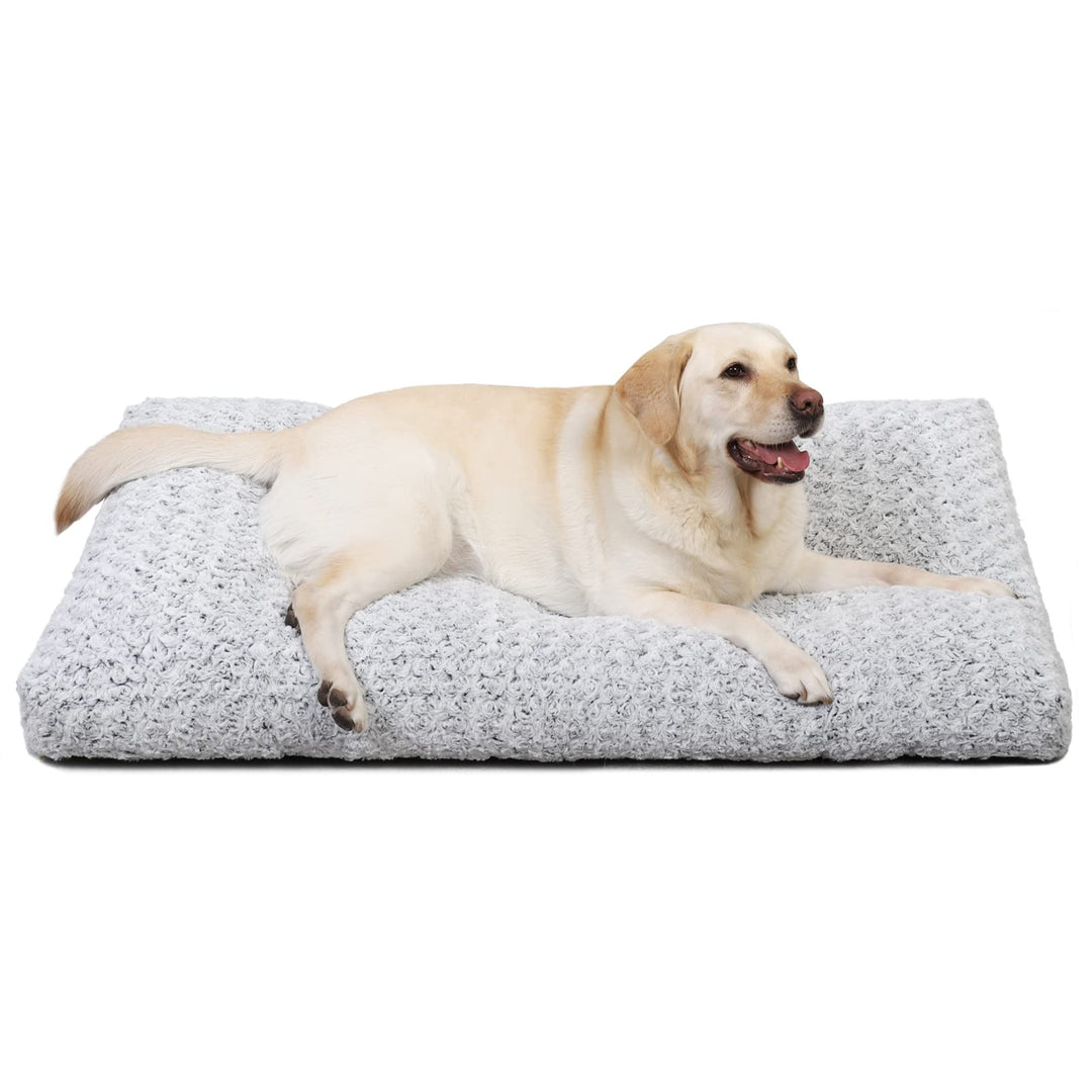 XL dog bed with fluffy surface in light grey